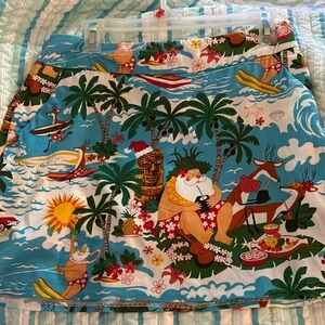 Loudmouth surfing Santa skort. Size 6 Preowned. So cute for the holidays.